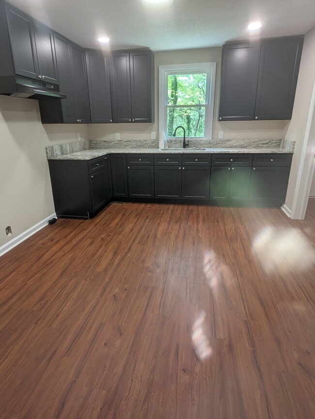 Photo - 210 E Maine Ave