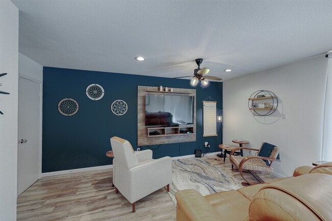 Photo - 12500 Melville Dr