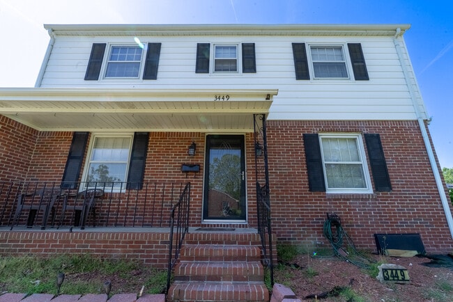 Photo - 3449 Petunia Cres