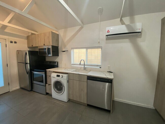 Photo - 528 W Culver St