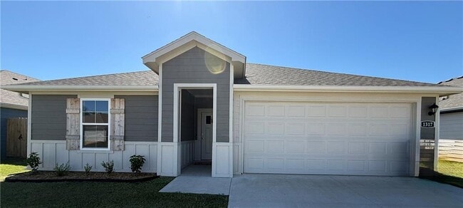 Photo - 1317 Chavis St