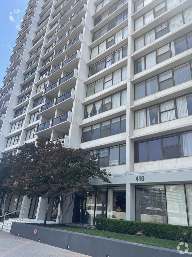 Building Photo - Perfectly remodeled 1 bedroom & 1 bathroom. Rental