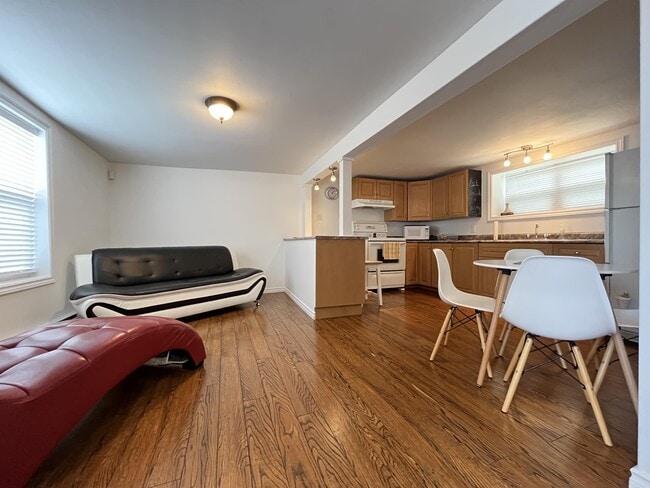 Photo - 50 Livingstone St