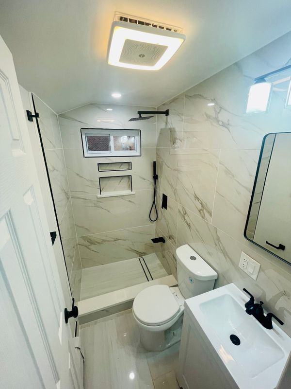 Photo - 42-12 Marathon Pkwy