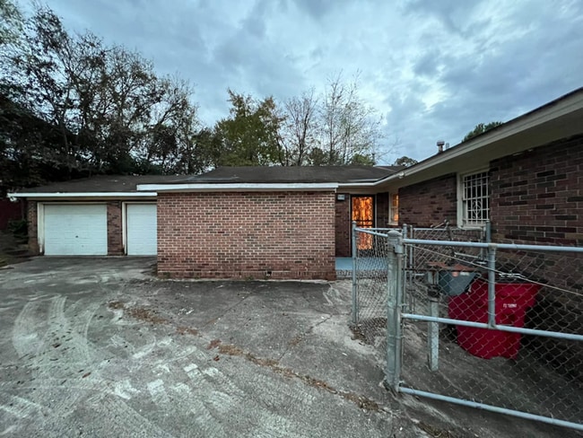 Photo - 2623 Flewellyn Ct