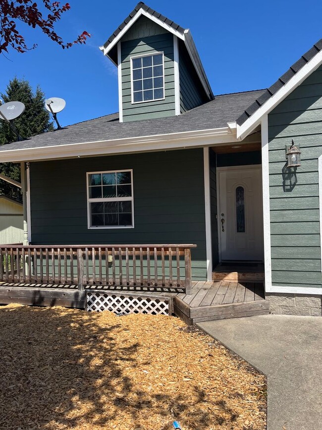 Photo - 3 bed / 2 bath Duplex