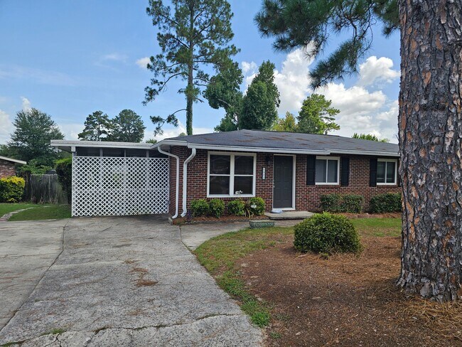 1422 Ridgewood Dr