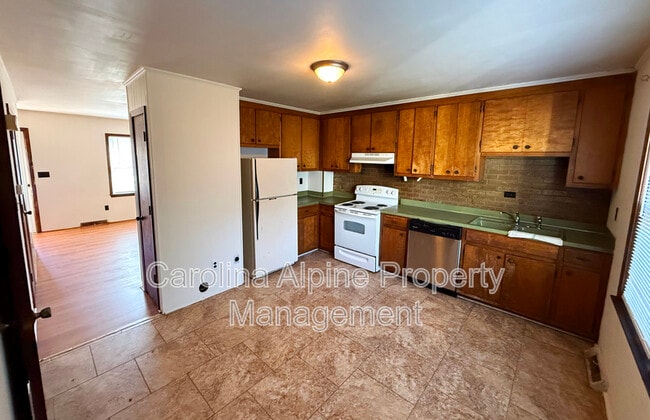 Photo - 229 W Kerr St
