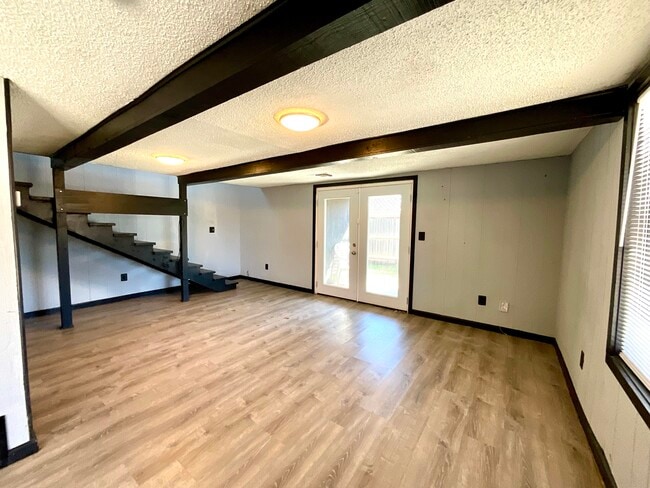 Photo - 2004 30th St