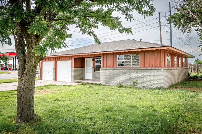 Photo - 4699 NW Ozmun Ave