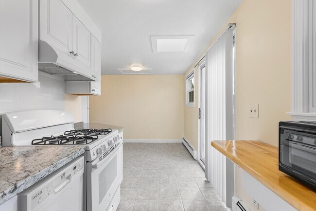 Photo - 30 Saxton St Unit PH