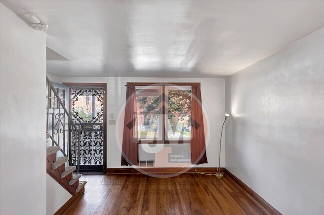 Photo - 807 Montpelier St