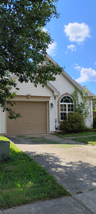 Photo - 9728 Cayes Dr