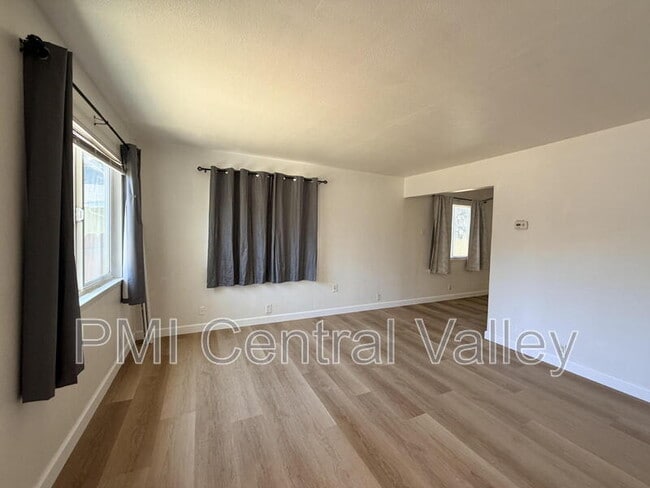 Photo - 2433 W Hatch Rd