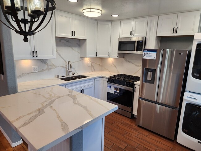 Photo - 3784 Keating St Unidad 3784