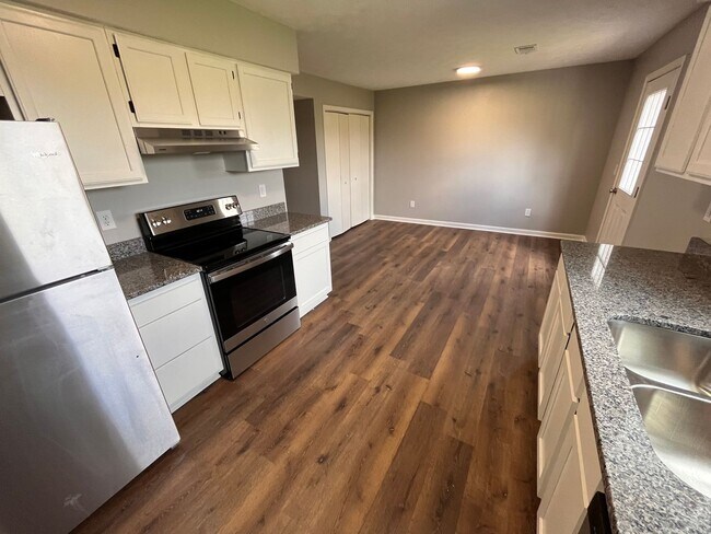 Photo - September rent free! 3 Bedroom in Richmond!