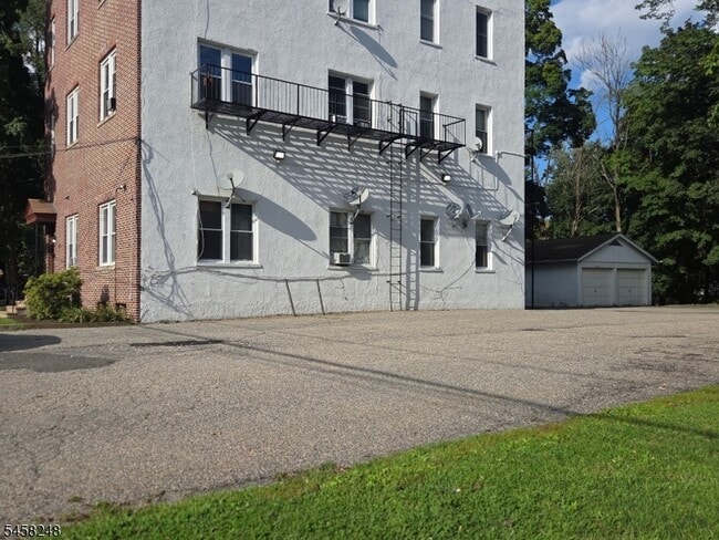 Photo - 817 Ringwood Ave Unit 3