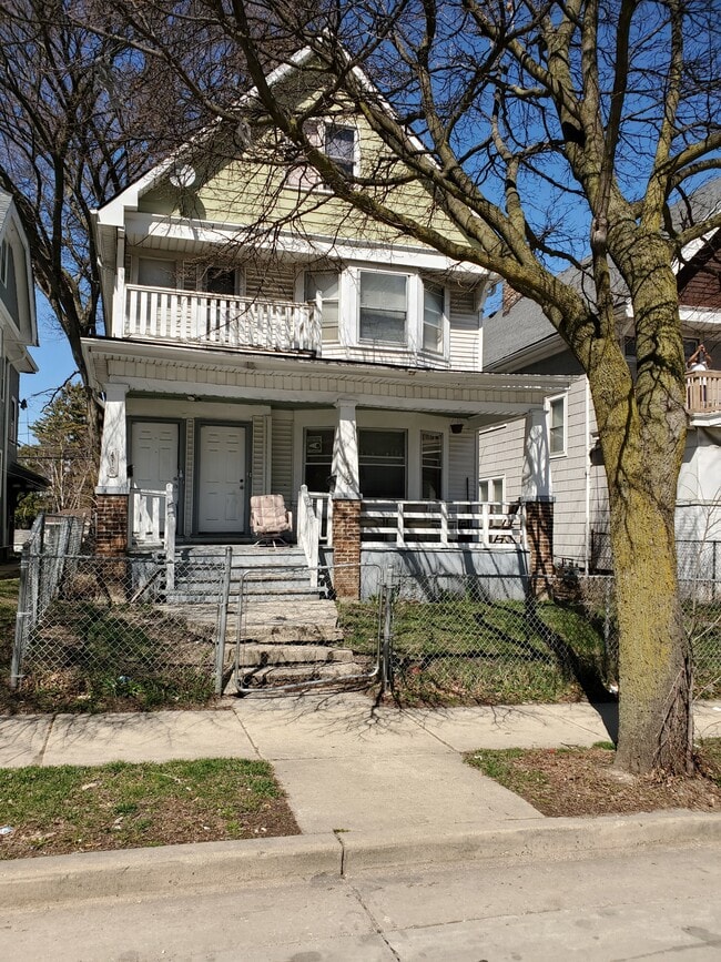 Front of House - 418 W Keefe Ave Apartamentos Unidad Upper