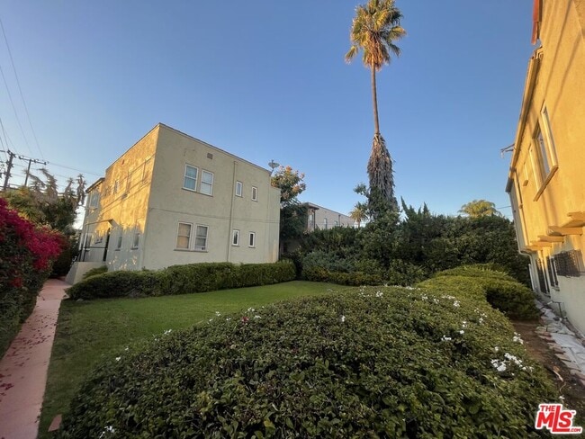 Photo - 1362 S Stanley Ave