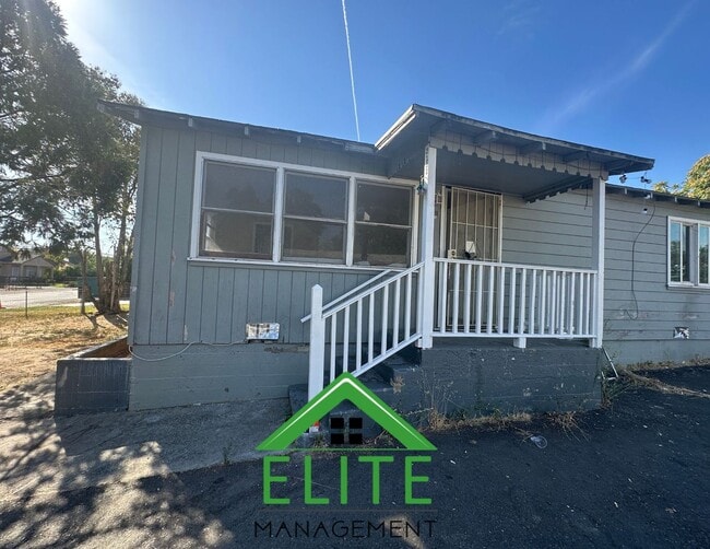 Building Photo - 3111 Academy Rental