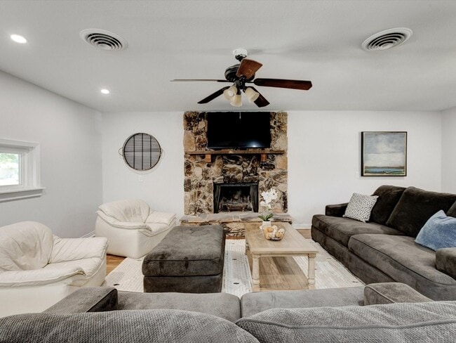 Photo - 3511 Corto Ave