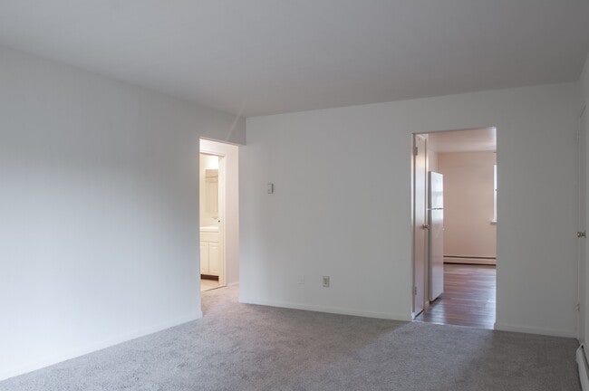 Photo - Pennsbury Court Apartments