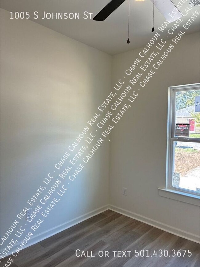 Photo - 1005 Johnson St