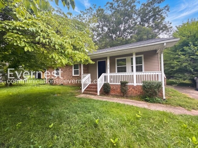 Photo - 910 Canton Pl