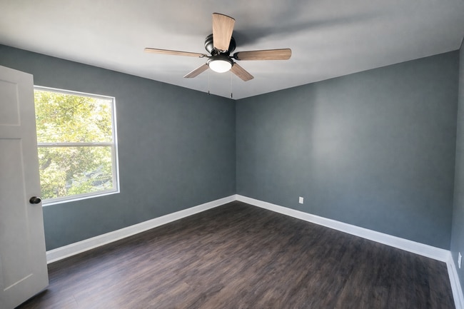 Photo - 230 W 29th St