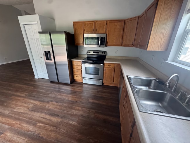 Photo - 778 Kingston Cir