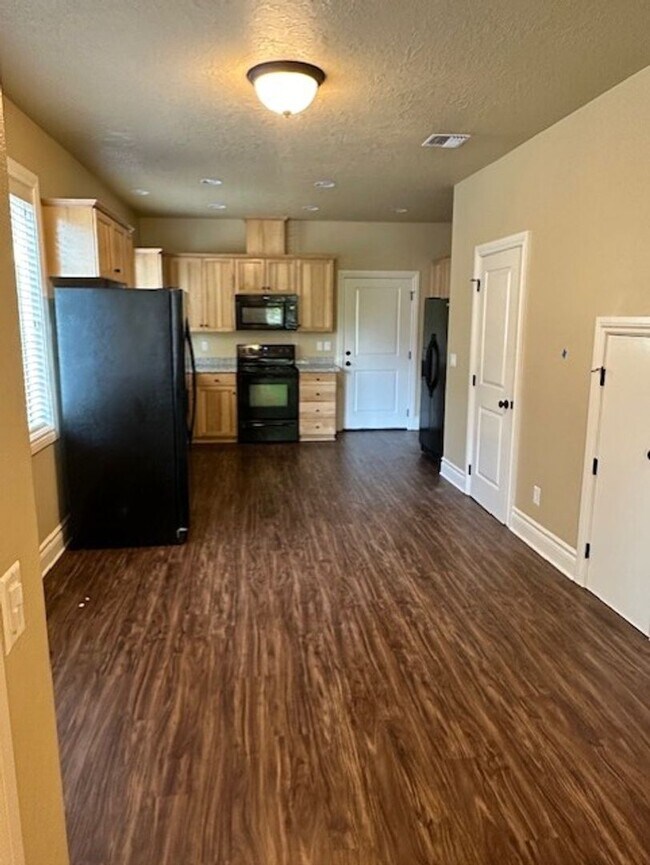 Photo - 410 SW 9th St Unidad A