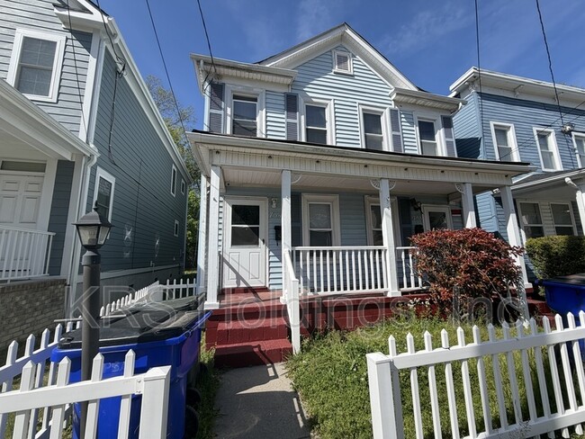 Building Photo - 754 Fremont St