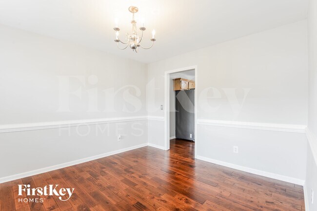 6698 Knob Hill Ct