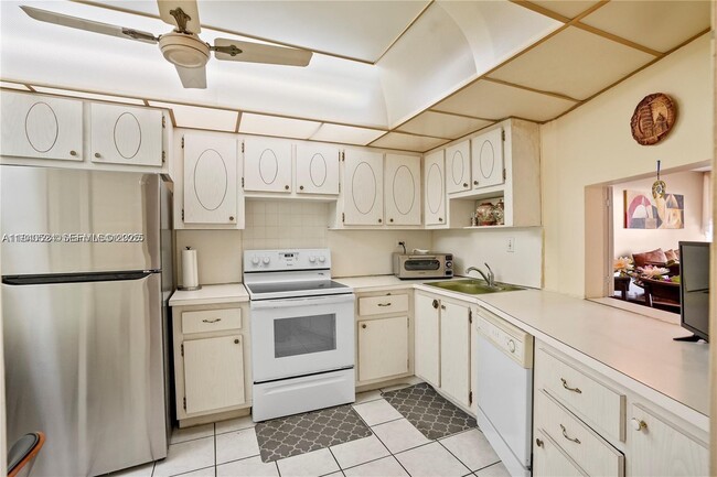 Photo - 1680 NE 191st St Unit 411-2