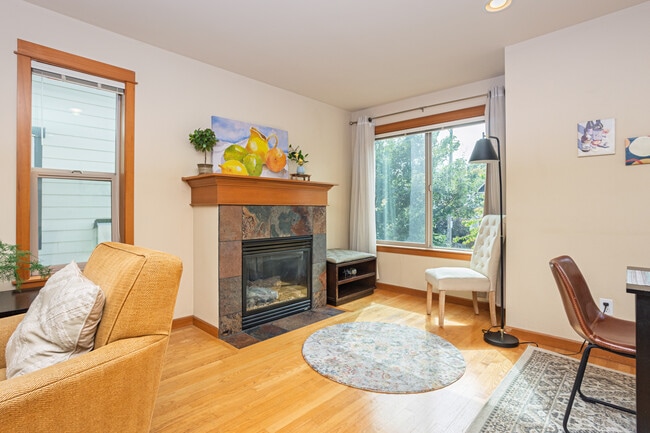 Photo - 3314 Wetmore Ave S