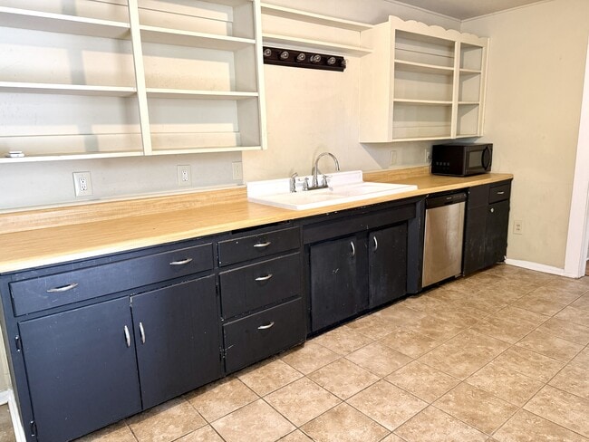 Photo - 817 Hargrove St