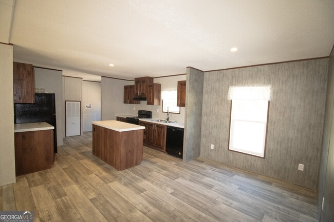 Photo - 1778 Zettwell Rd