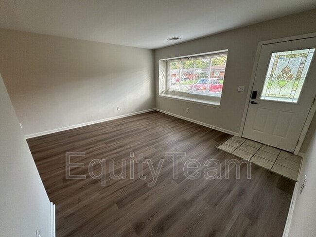 Photo - 238 Diston Ln