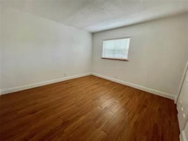 Photo - 811 NE 14th Pl Unit 4