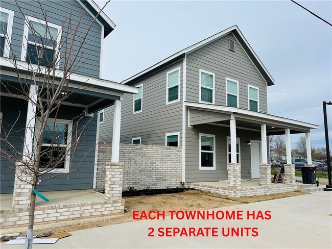 Building Photo - 704 E Johnson Ave