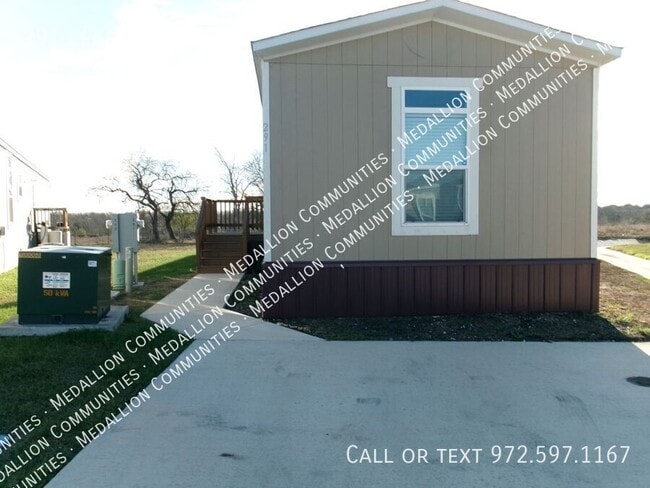 Building Photo - 291 Leaf Ln