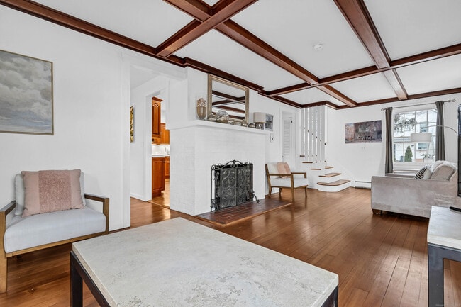 Photo - 31 Woodlawn Ave