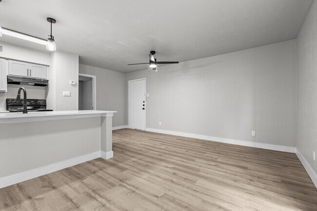 Photo - Winding Way Apartments