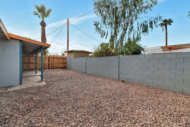 Photo - 1 Bedroom | 1 Bathroom | Private Backyard ... Unit B1