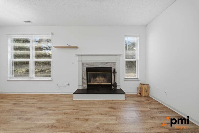 Photo - Immaculate 2 Bedroom 2 Bath Condo- Shore Drive Unit #104