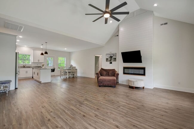 Photo - BEAUTIFUL NEW HOME FOR RENT!!!