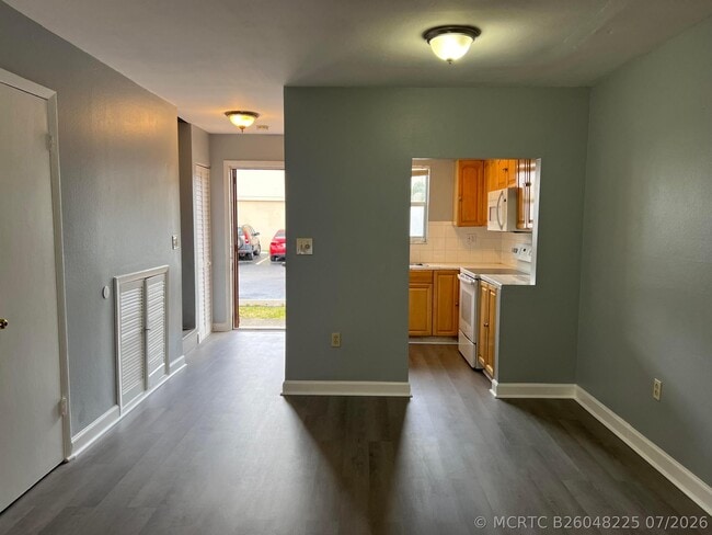 Photo - 20 SW 108th Ave