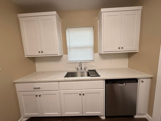 Photo - Newly Remodeled 2 Bedroom-1 Bath House