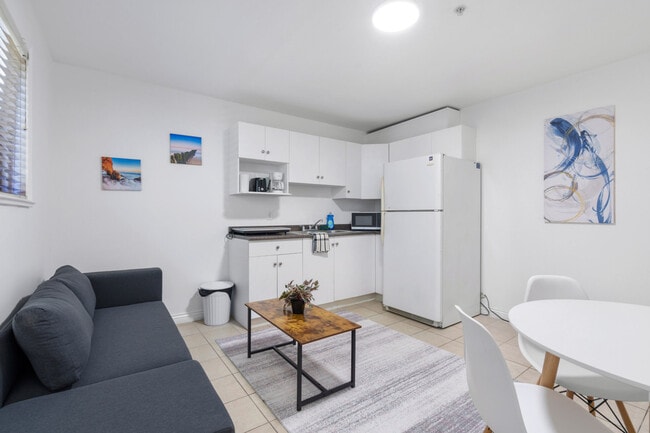 Photo - 6843 Fraser St Unit ID1281565P