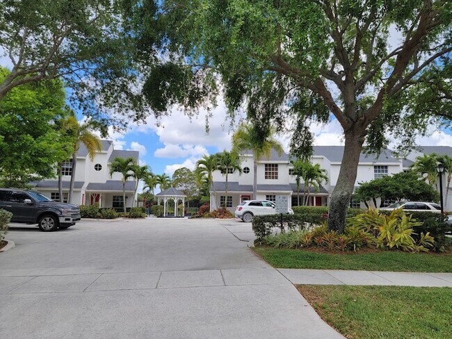 Photo - 12574 Westhampton Cir Unit I9